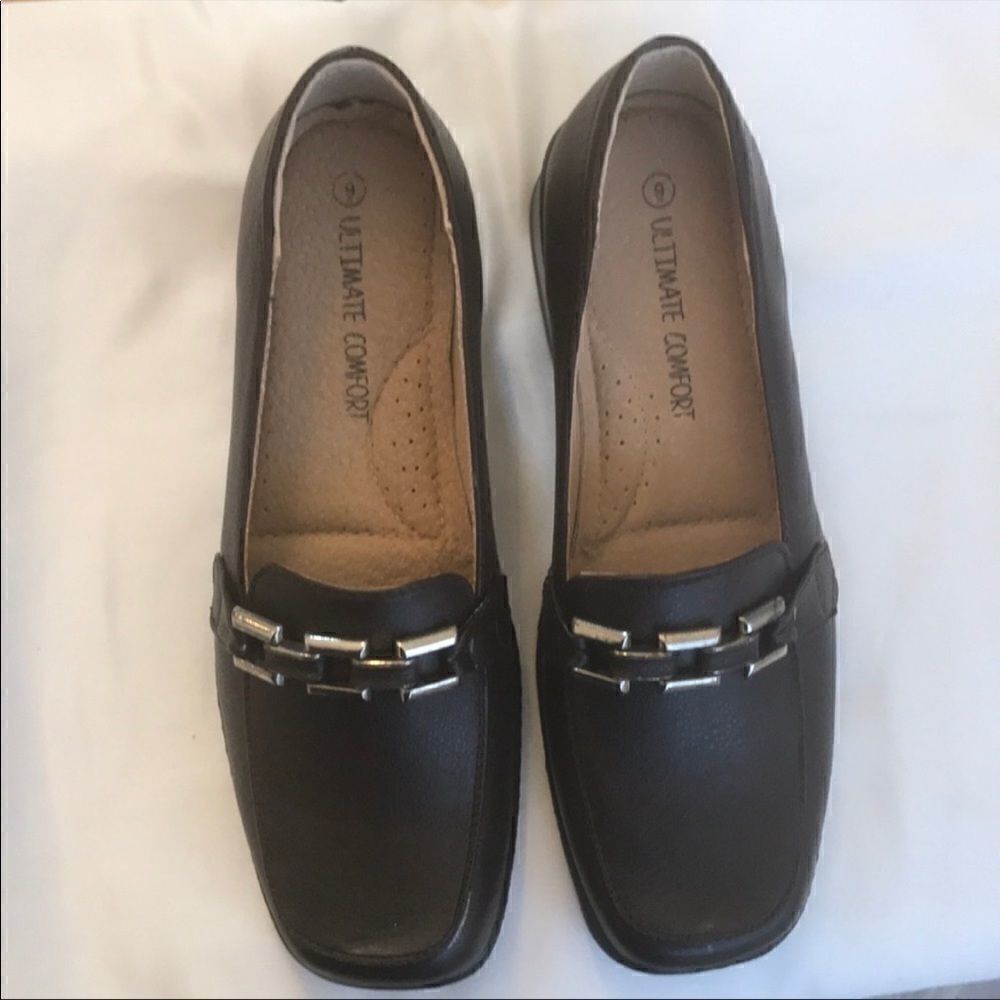 ULTIMATE COMFORT BROWN LOAFERS.  NEW